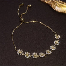 Load image into Gallery viewer, Zircon Flower Pull Bracelet
