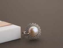 Load image into Gallery viewer, Natural freshwater inlaid pearl ring
